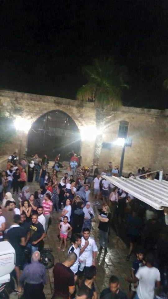   عاجل :حريق هائل داخل مسجد الجزار في عكا وأهالي عكا ينتفضون لحمايته واخماد الحريق 